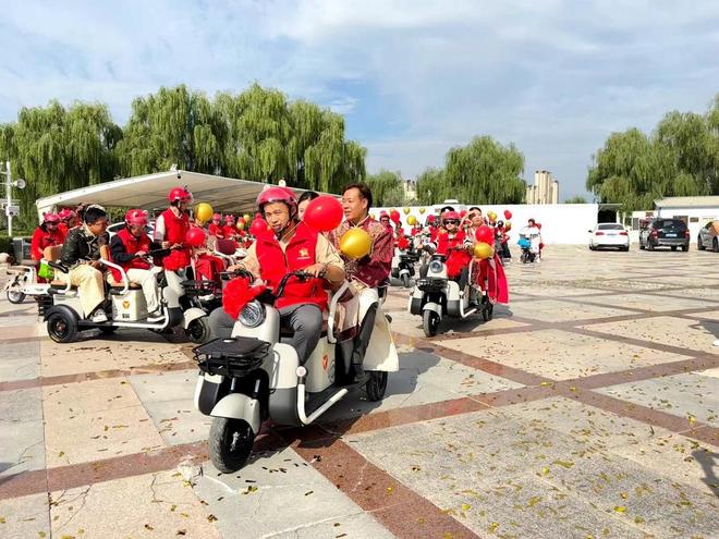 宁夏金凤区 集体婚礼上演浪漫新模式